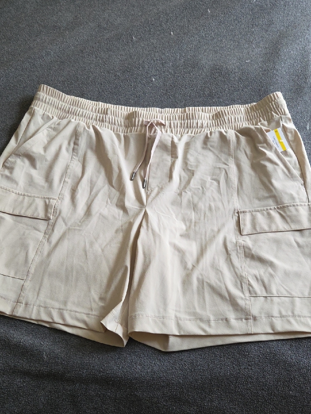 Men's NWT Beige Cargo Drawstring Shorts...xxl